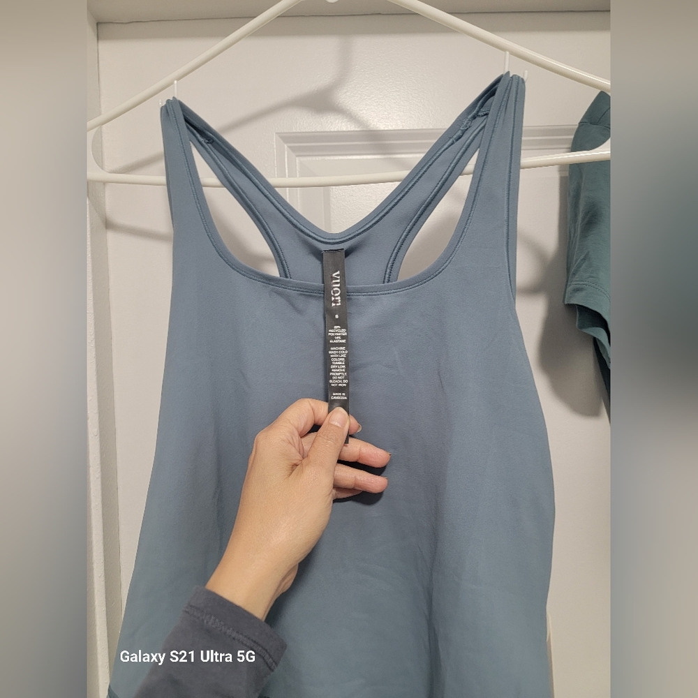 Vuori daily racerback tank cloud color